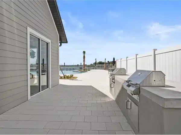 olh_bridgewalk_pic_amenity_bbqarea_2of2_7_30_25